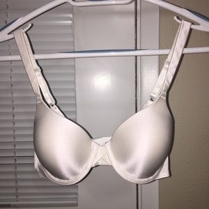 Warner's Barely There, smooth back bra, 34B